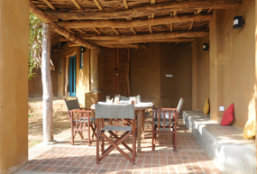 Dining in Kahandamodara Cottage